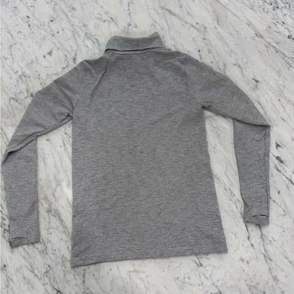 Athleta Grey Patterned Turtle Neck Pullover Top Medium NWOT Moisture Wicking - Picture 4 of 5